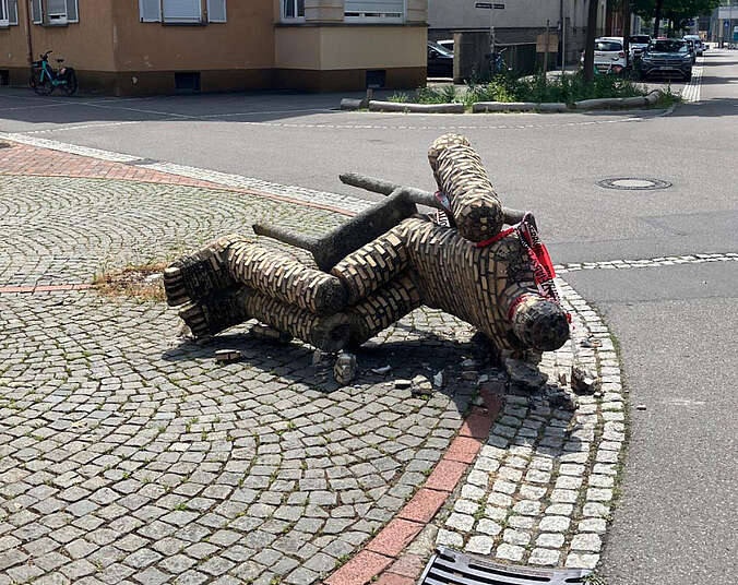 Beschädigte Skulptur. (Foto: Stadt Friedrichshafen)