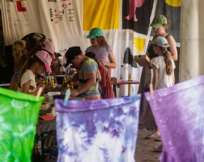 Kinder bei der Ferienbetreuung (Foto: vhs)