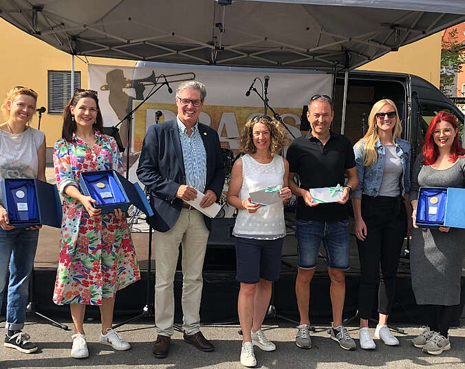 Die erfolgreichen Radlerinnen und Radler von 2024 mit Bürgermeister Dieter Stauber in der Mitte.