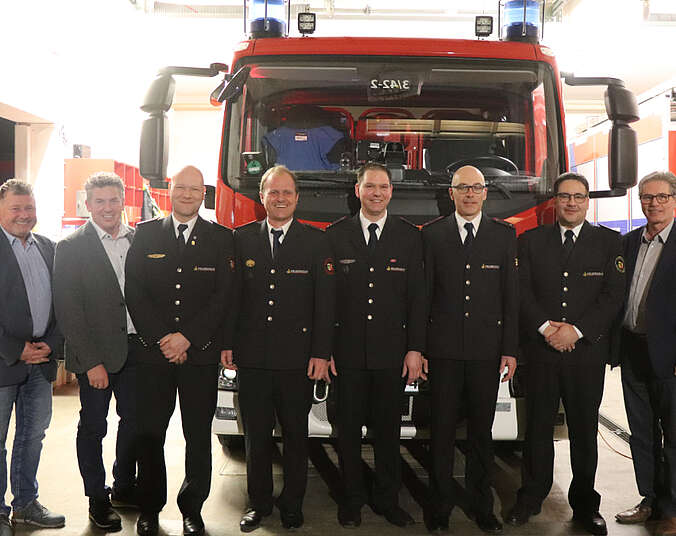 Gruppe von Männer in Feuerwehruniform